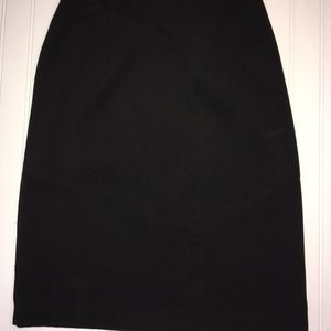 Dressbarn ladies sz 4 black skirt 7 in back zipper